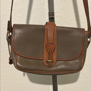 Vintage 90's Dooney & Bourke crossbody/shoulder bag